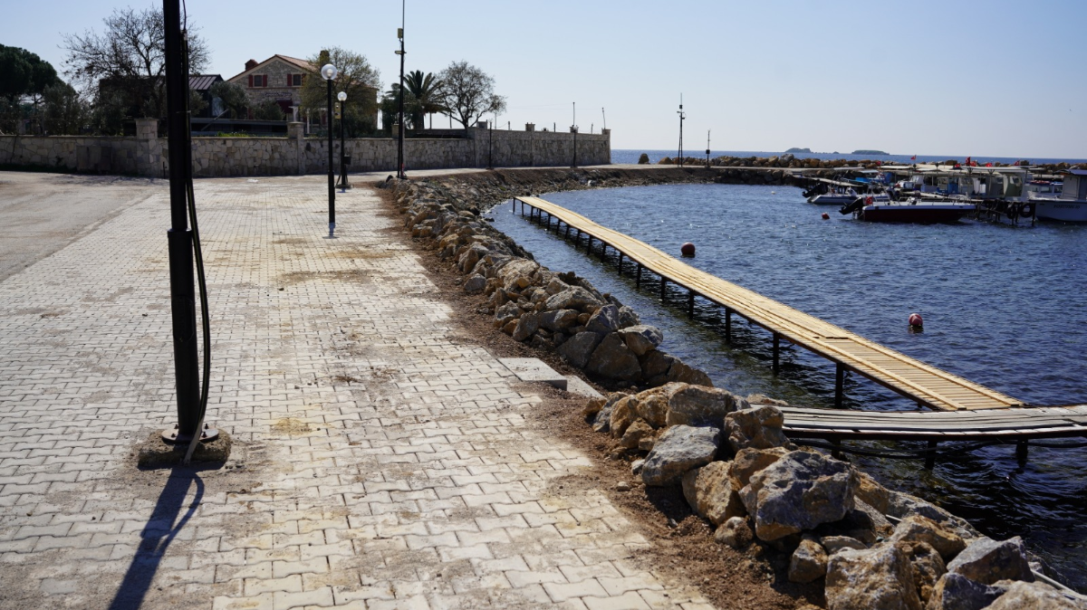 Akarca ‘’Sahil Yolu’’ çalışmaları hızlandı