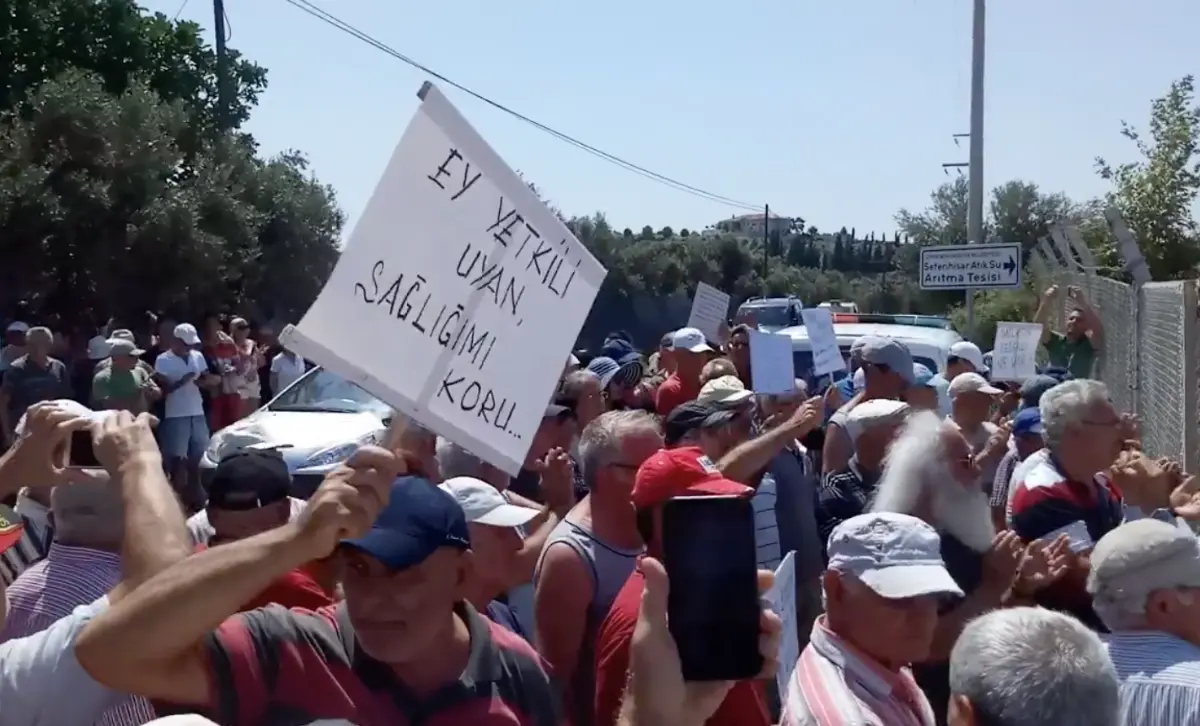 Akarca sakinlerinden İZSU protestosu