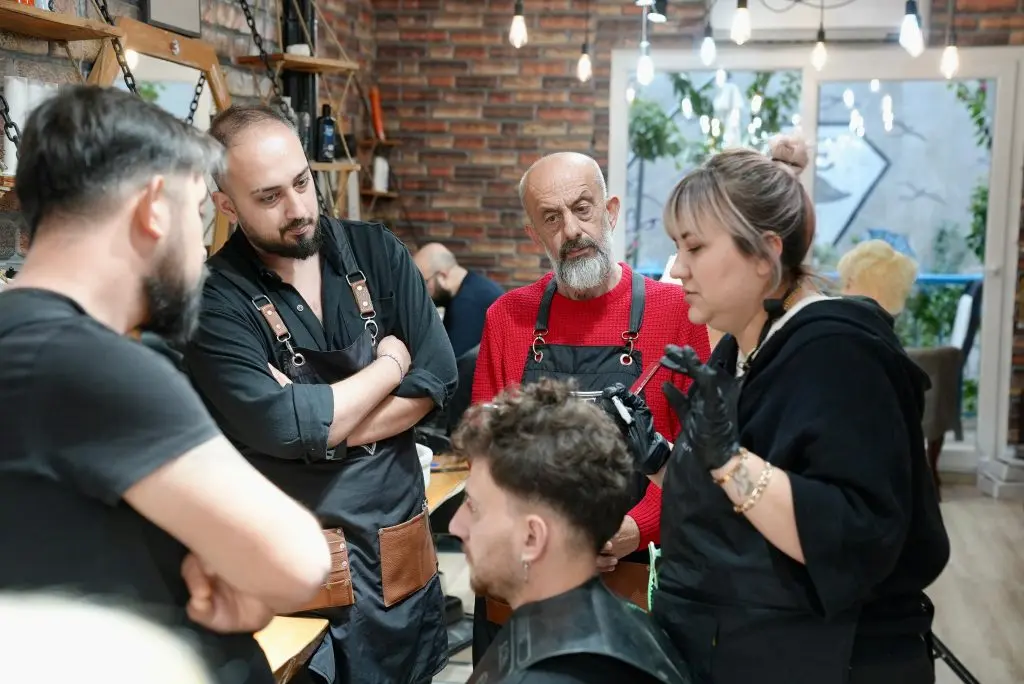 Arca Acar Seferihisar’daki kuaförlere eğitim verdi