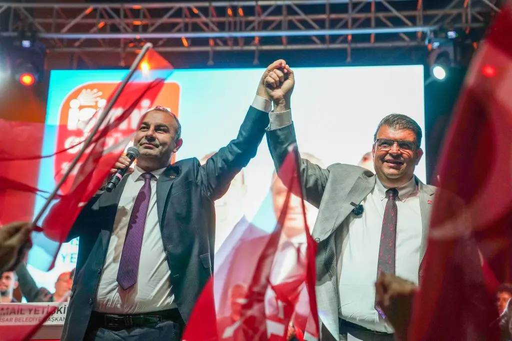 Başkan Yetişkin’den gövde gösterisi! Mitinge binlerce kişi katıldı