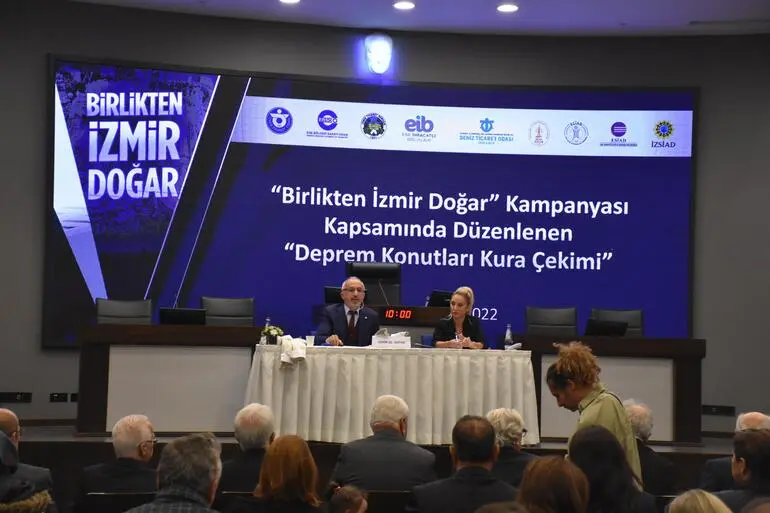 ‘Birlikten İzmir Doğar’ projesiyle deprem konutlarının kurası çekildi
