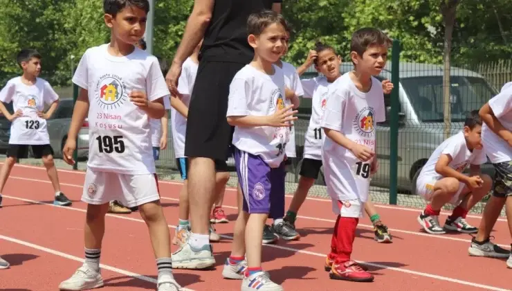 Çocuklar kanser hastası arkadaşları için koştu