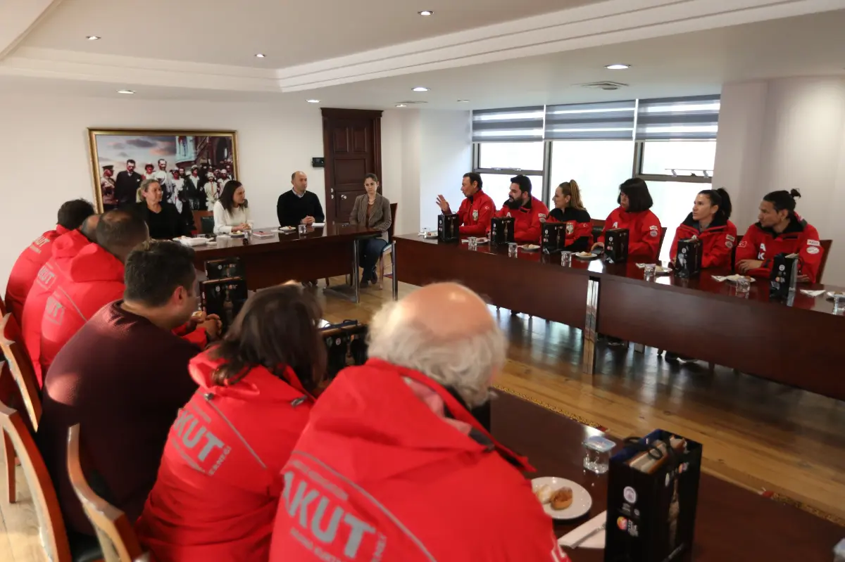 "Emeğinize, vicdanınıza, cesaretinize sağlık”