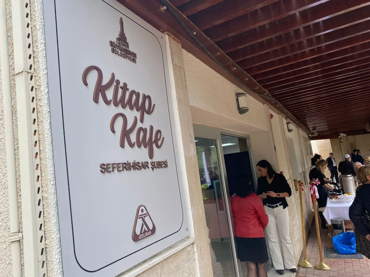 İZELMAN Kitap Kafe Seferihisar şubesi açıldı