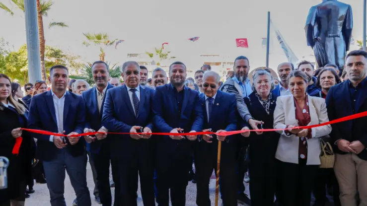Seferihisar Belediyesi Ürkmez Doğanbey hizmet noktası yeni yerinde kapılarını açtı