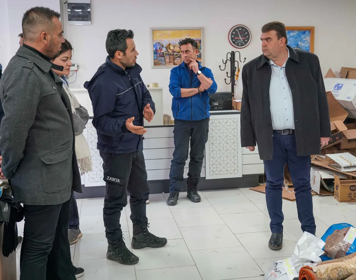 Seferihisar halkından gece gündüz deprem dayanışması