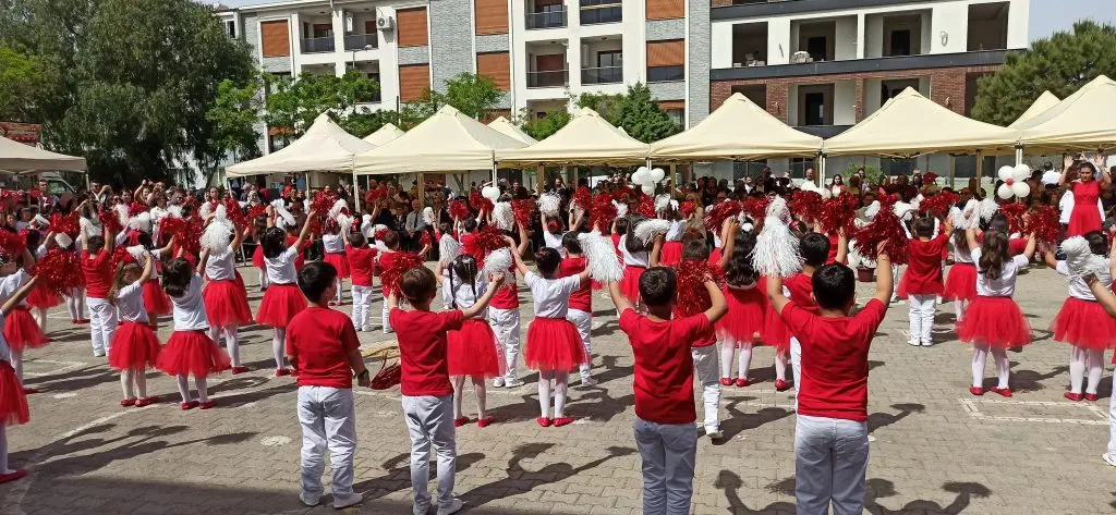 Seferihisar’da 23 Nisan coşkusu