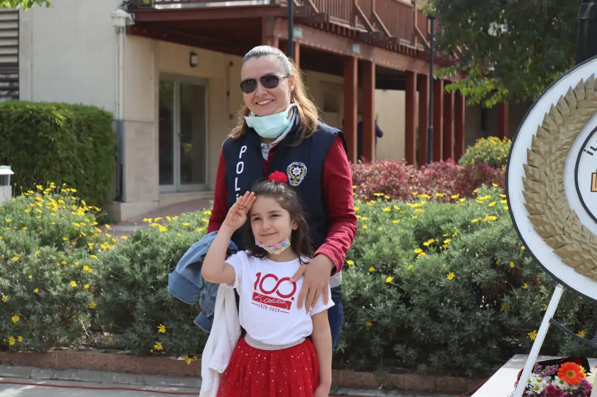 Seferihisar’da 23 Nisan resmî törenle kutlandı