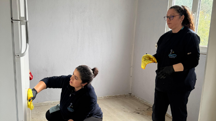 Seferihisar'daki mağdur anne ve çocukları için kurumlar harekete geçti