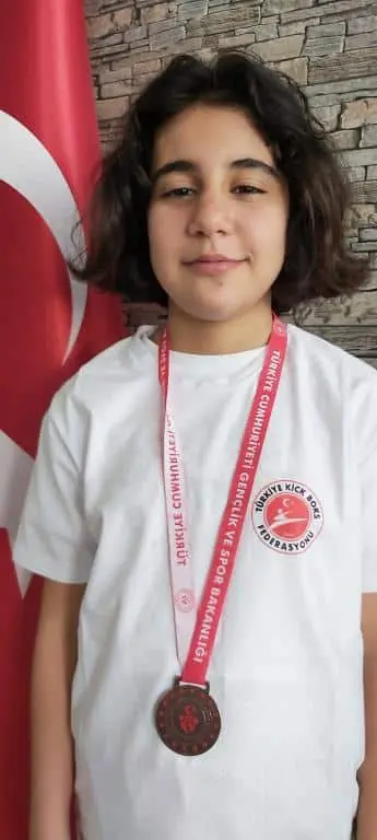 Seferihisarlı Meliha Azra Çokbekler bronz madalya kazandı