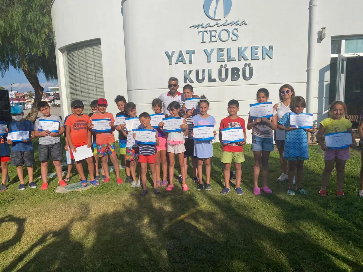 TEOS Yat Yelken Kulübü’nün yeni mezunları denizle buluştu