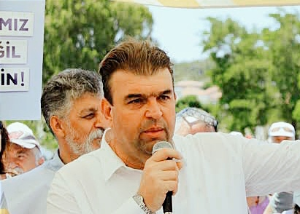 Başkan Yetişkin’den bakanlığa tepki: “Sığacık Körfezi talan edilmek isteniyor”