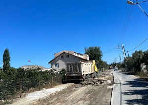 CHP kampı öncesi Sığacık’ta yol çalışması