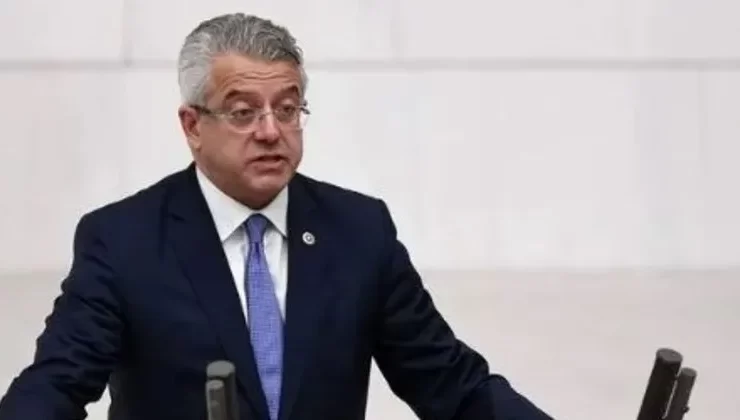 Gözü CHP Genel Başkanlığı’nda olan Soyer’in bürokratı AK Parti’ye katıldı