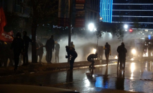 İzmir’de gözaltı dalgası: Baro başkanı, CHP’li yöneticiler, yazarlar…