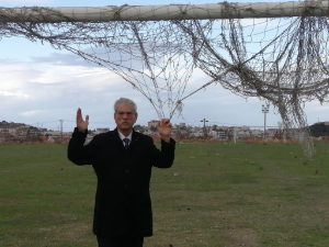 “Karaburun Gençleri spor sahasının mülteci kampı olmasını istemiyor”