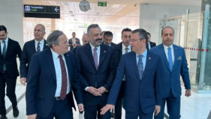 Özgür Özel yoğun programı kapsamında İzmir’e geldi