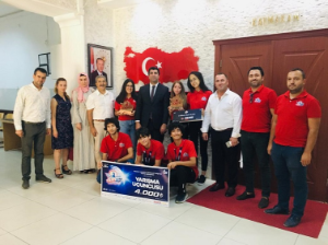 Projeleri dereceye giren öğrencilerden kaymakam ziyareti