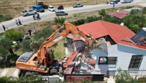 Seferihisar’da hobi bahçelerinin yıkımına başlandı